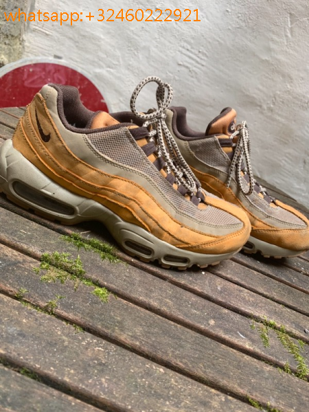 air max 95 moutarde Preview: Nike Air Max 95 Satin Gold Le Site de la Sneaker